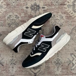 Mens New Balance 997H. Almost new! Size 10.5